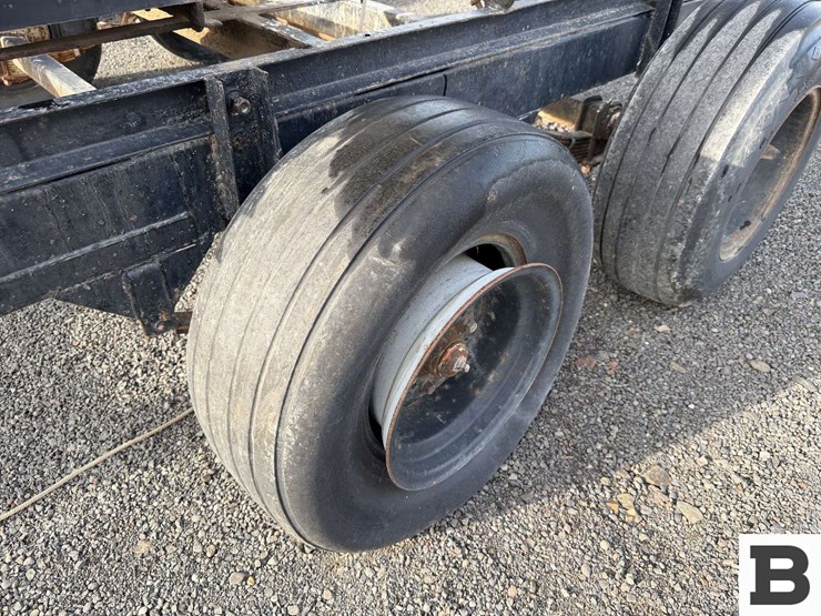 willmar-seed-tender-trailer-image-8