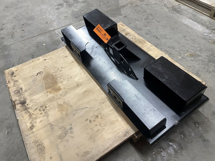 #2483-•-skid-steer-receiver-hitch-plate-with-chain-buckets-image-5