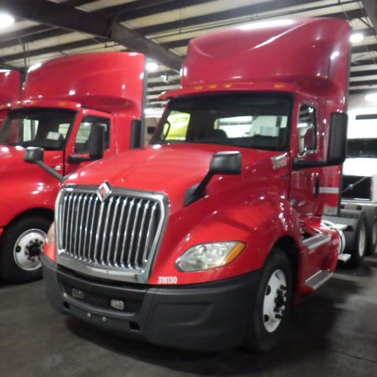 2018 INTERNATIONAL LT