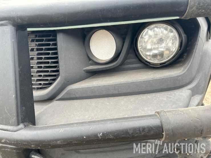 2021-john-deere-gator-image-10