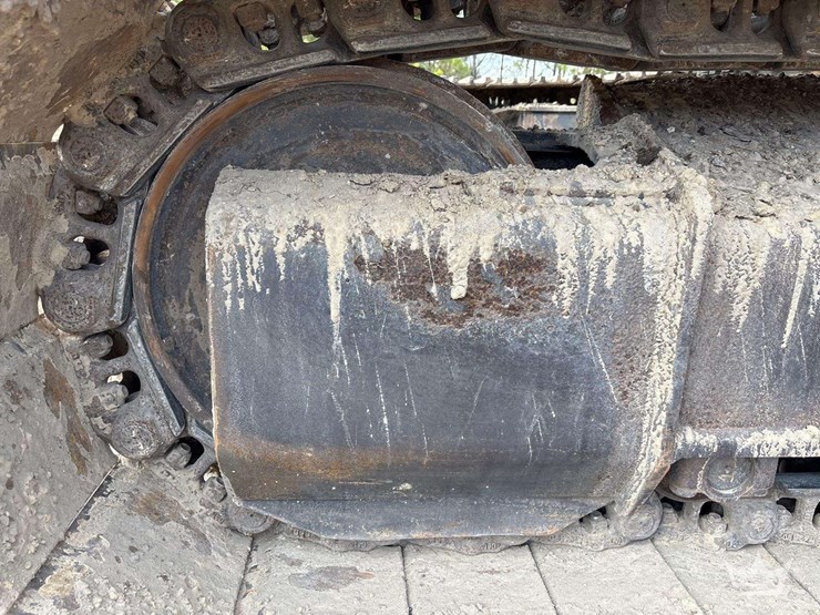 2017-caterpillar-336f-image-36