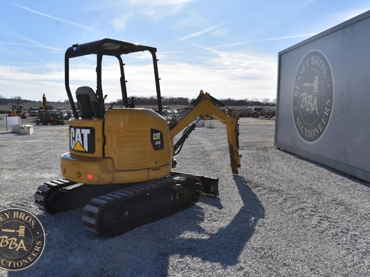2015-caterpillar-303e-cr-image-10