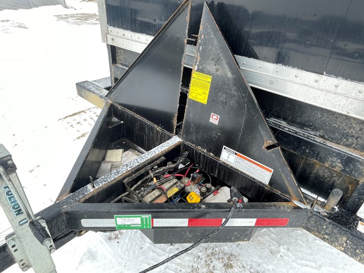 #135-•-2022-rock-line-products-air-tow-ground-loading-enclosed-trailer-(has-wi-title)-image-14