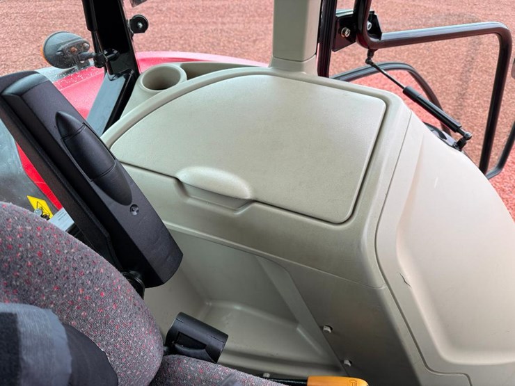 massey-ferguson-4707-image-58