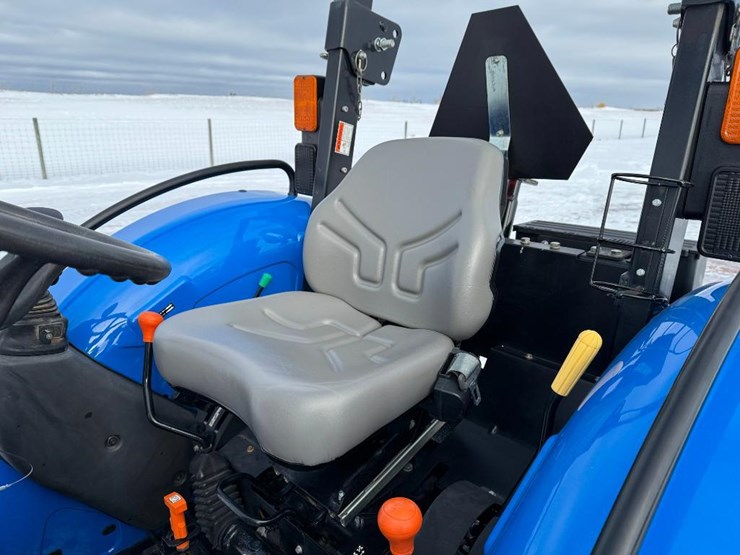 2023-new-holland-workmaster-60-image-47