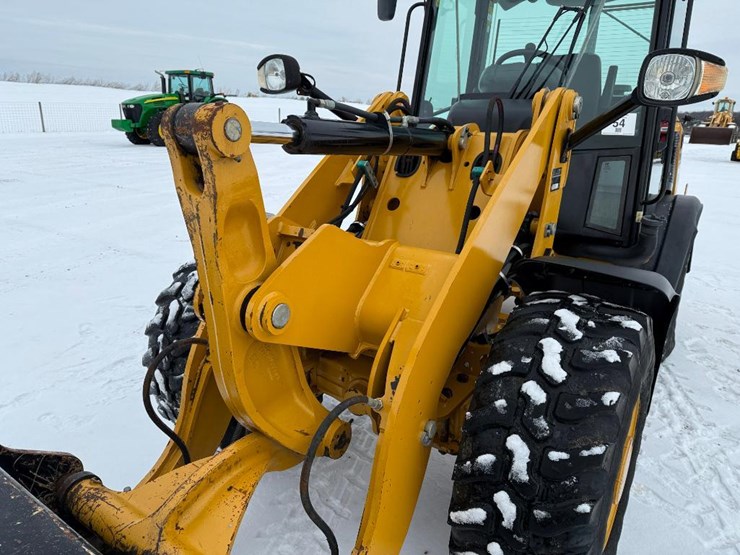 caterpillar-906m-image-33