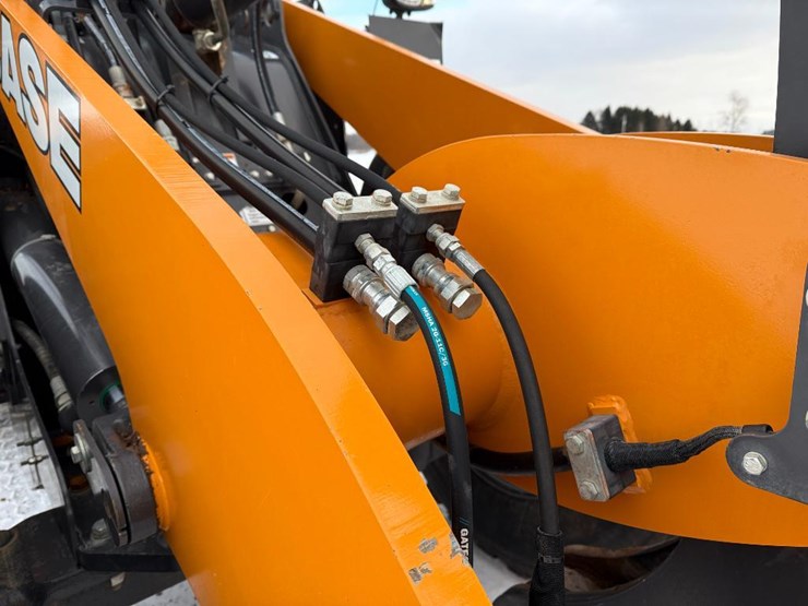 2023-case-621g-xr-image-35