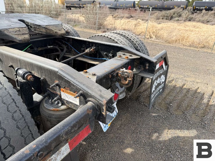 2017-freightliner-cascadia-125-image-21