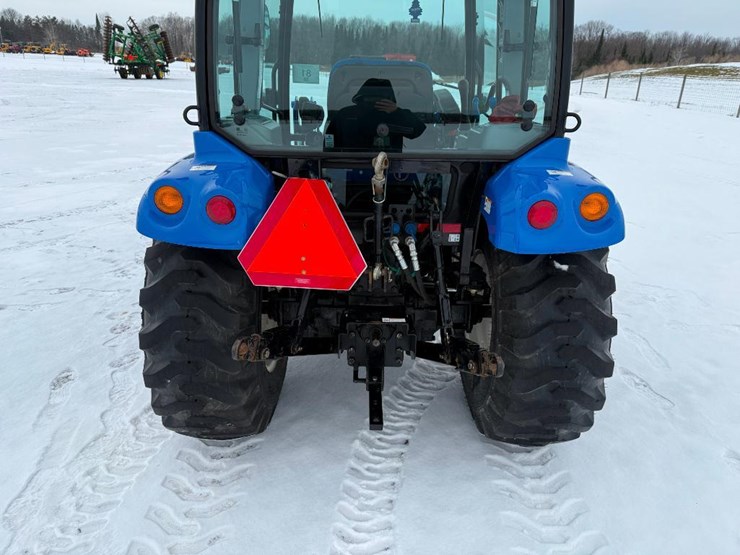 new-holland-boomer-37-image-28