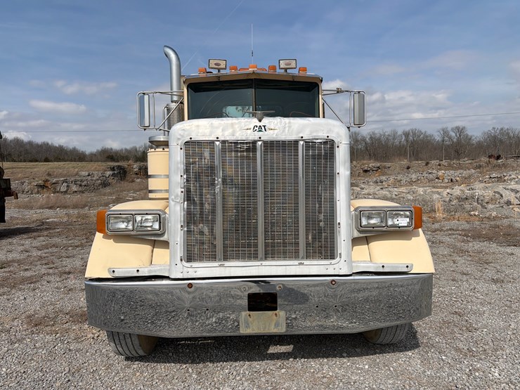 1987-peterbilt-379-image-2