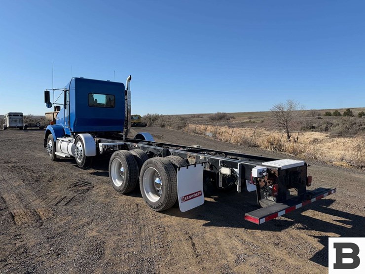 2015-kenworth-t800-image-3