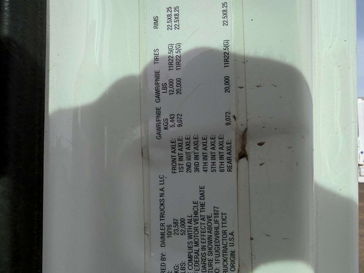 2017-freightliner-cascadia-125-image-55