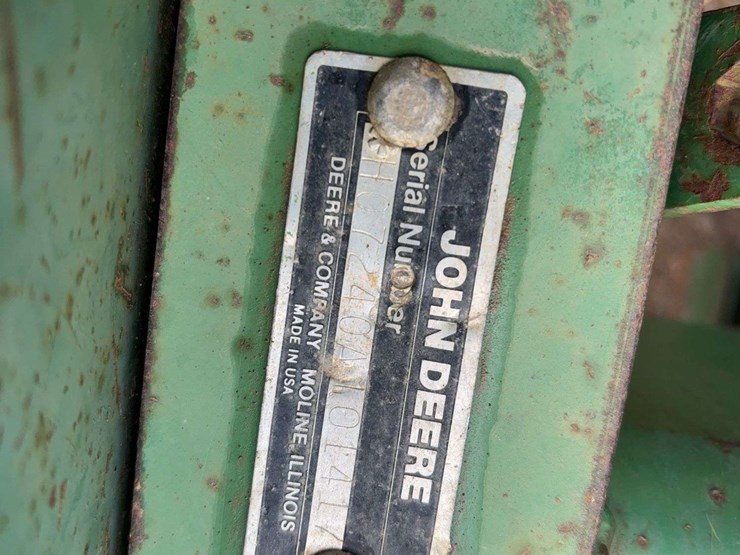 john-deere-7240-image-3