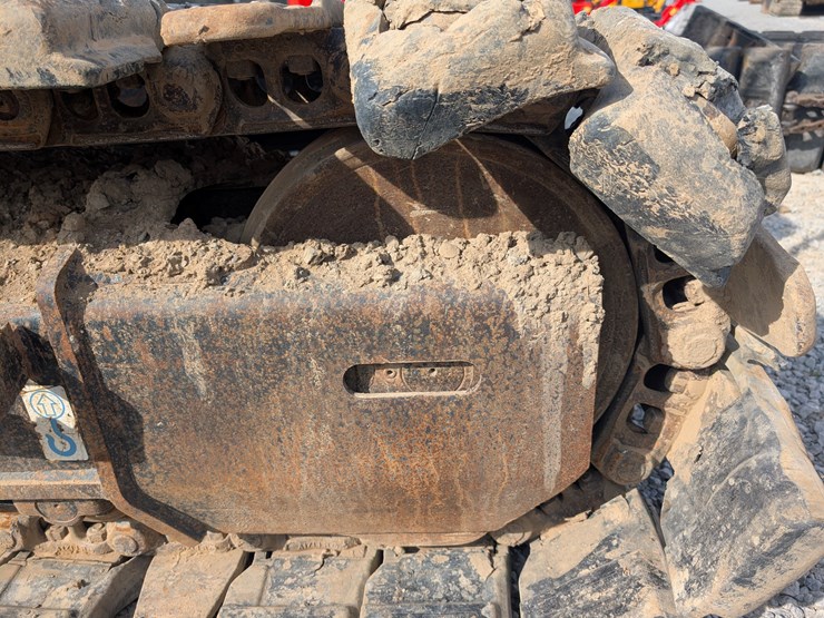 hitachi-zx135us-5-image-11