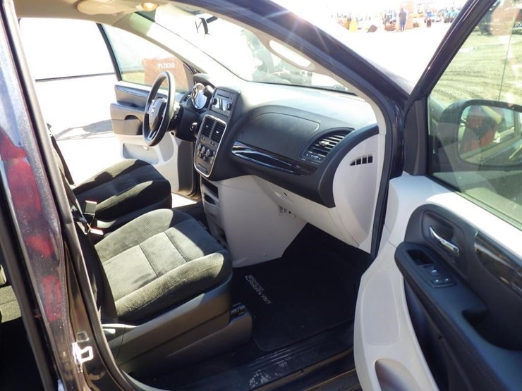 2014-dodge-grand-caravan-image-6