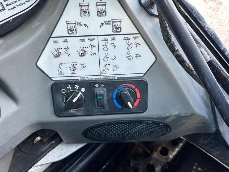 2018-bobcat-s650-image-21