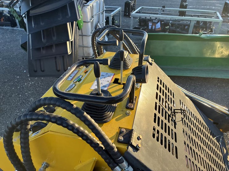 #115381-•-mini-skidsteer-ldr-image-9
