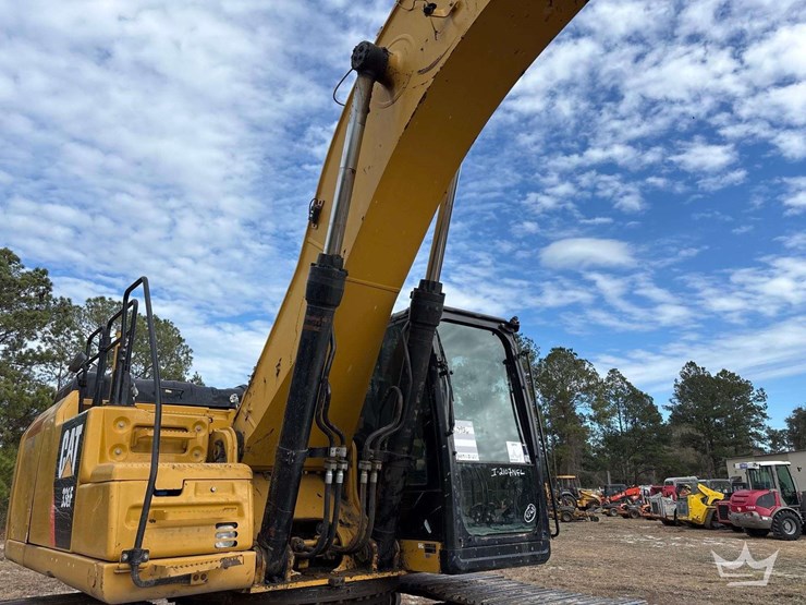 2017-caterpillar-336f-image-12