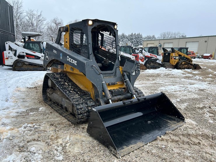 2021-deere-331g-image-6