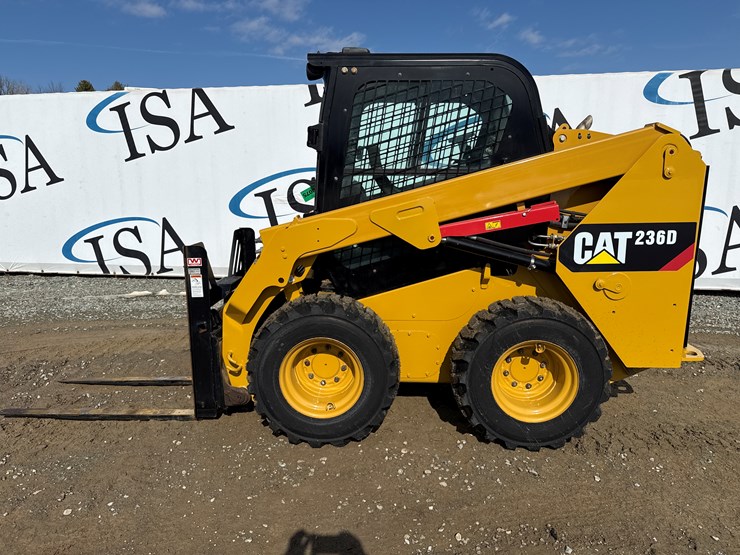 2018-caterpillar-236d-image-2