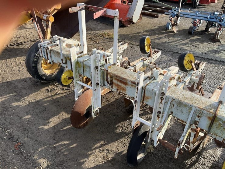 rau-3-pt-3-row-60"-cultivator-image-9