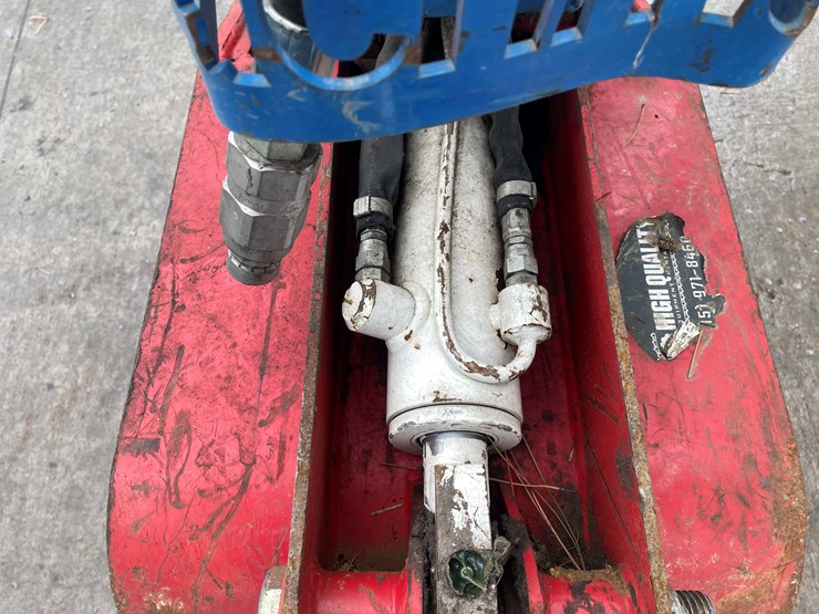 #164-•-cmp-hg-82-mini-excavator-rotating-clam-image-6