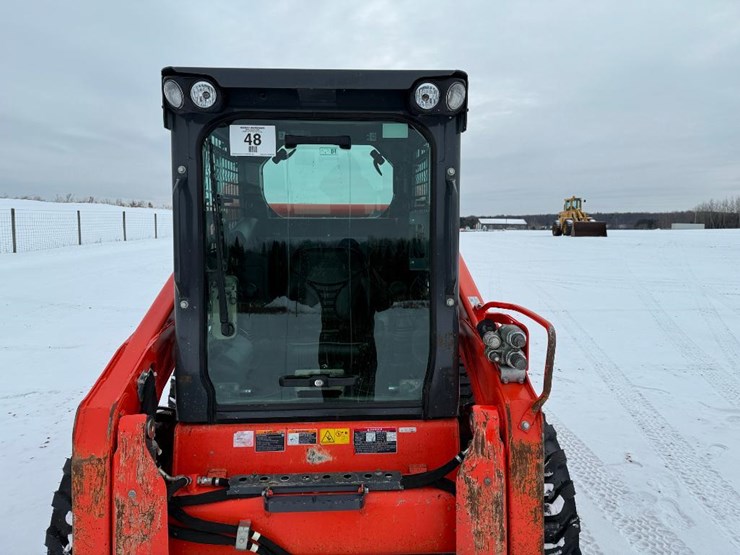 kubota-ssv75-image-13