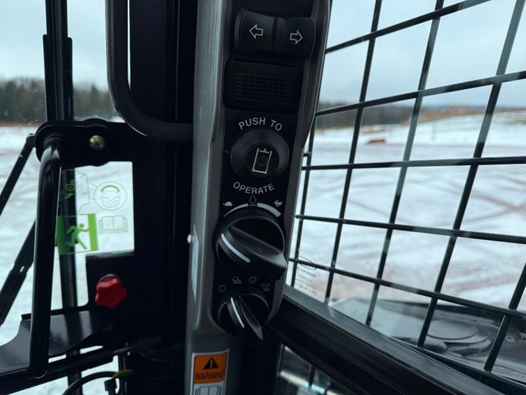 2023-new-holland-c334-image-38