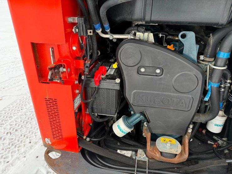 kubota-ssv75-image-27