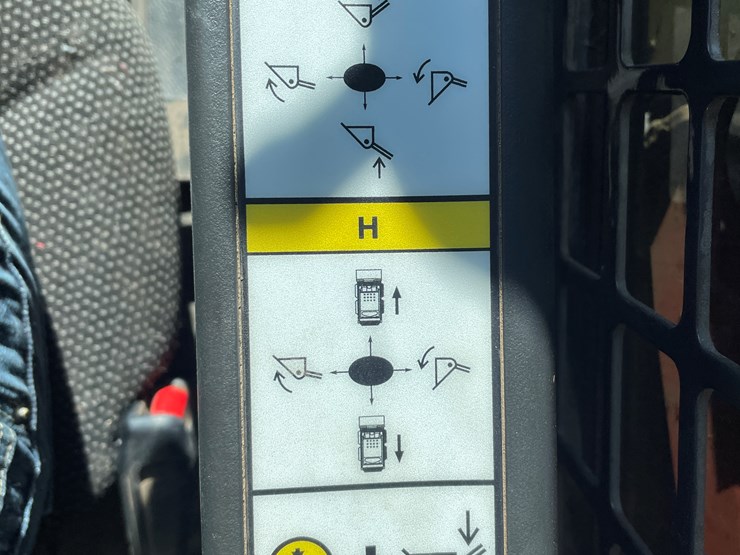 2022-bobcat-t450-image-56