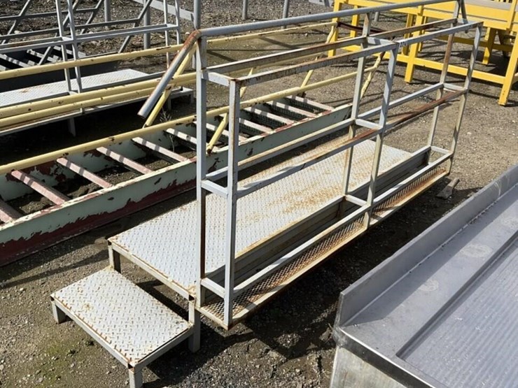 7'x1'-steel-executive-catwalk-platform-image-1