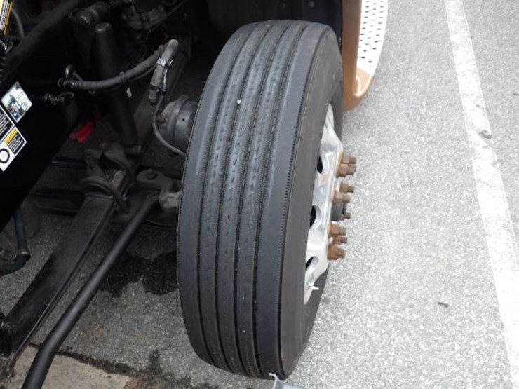 2022-kenworth-t680-image-25