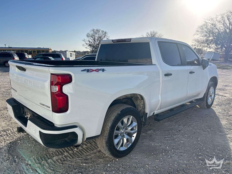 2022-chevrolet-silverado-1500-image-3