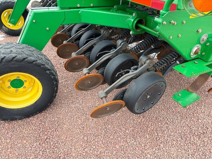 2010-john-deere-1590-image-31