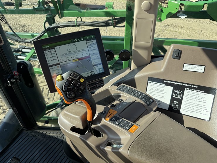 2022-john-deere-r4023-image-14