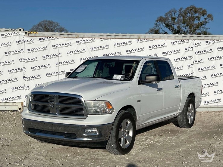 2011-dodge-ram-1500-image-1