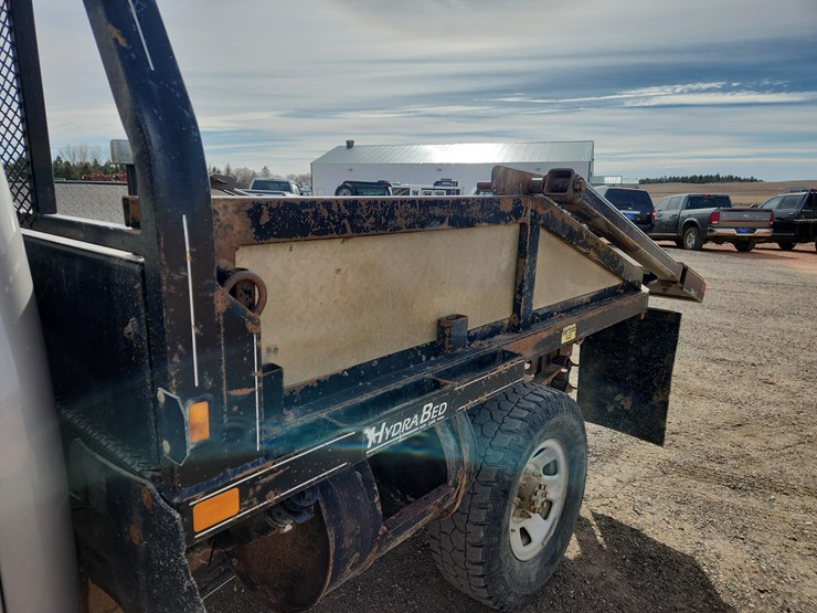 2009-gmc-3500-image-11