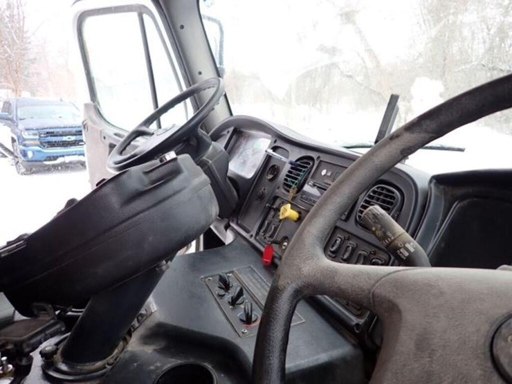 2020-johnston-es351-image-32