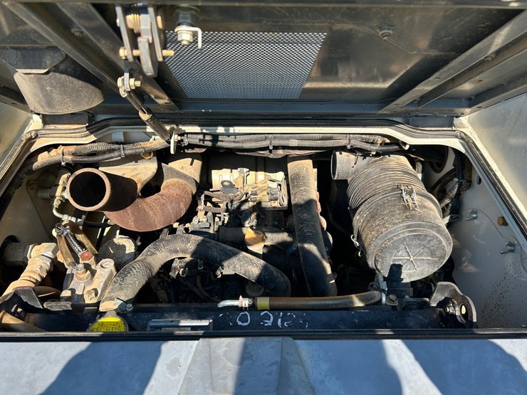 2018-takeuchi-tl6r-image-16