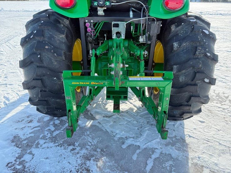 john-deere-4052r-image-21