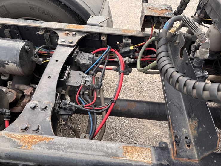 2022-western-star-49x-image-21