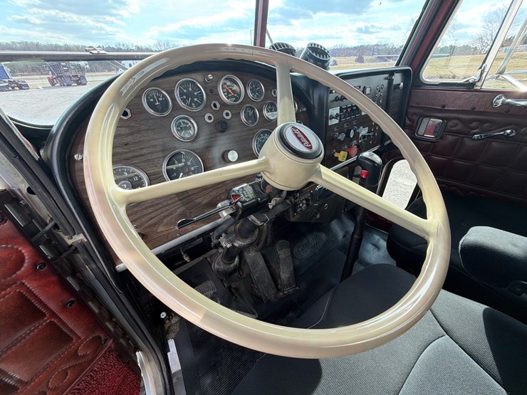 1981-peterbilt-359-image-15