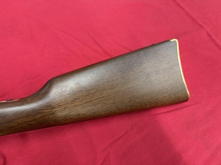 henry-model-h004v-.17-hmr-rifle-image-7