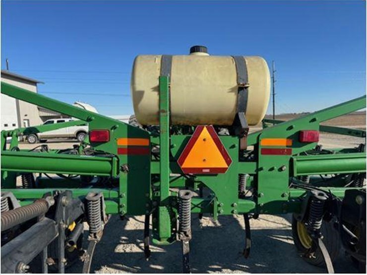 john-deere-2210-image-24