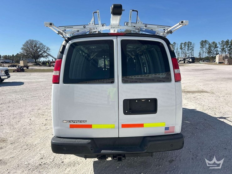 2019-chevrolet-express-2500-image-23
