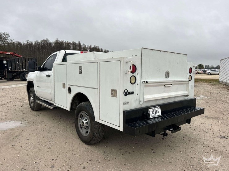 2015-chevrolet-silverado-2500hd-image-4