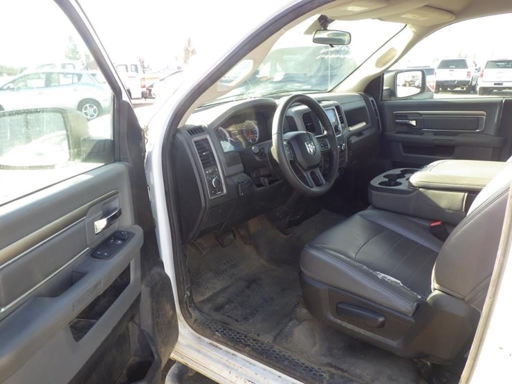 2015-dodge-1500-image-5