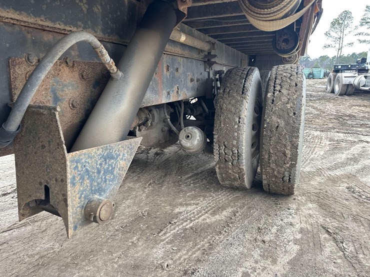 2005-kenworth-t300-image-28