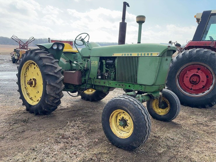 john-deere-3020-image-1