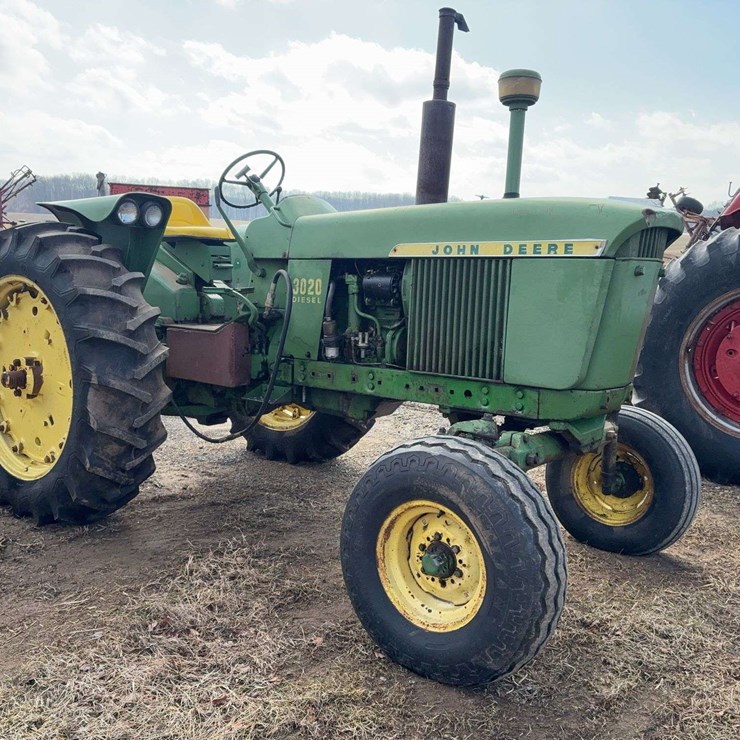 JOHN DEERE 3020